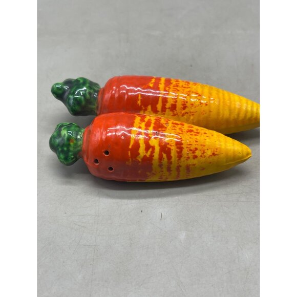 vintage carrot salt pepper shaker yellow orange 1 piece made in Japan 4.5" READ - Picture 7 of 10